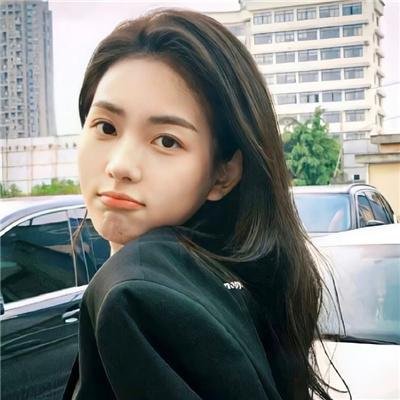 假冒女团 海报